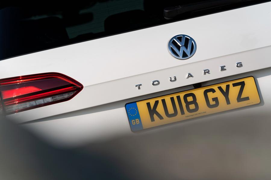 Детали экстерьера Volkswagen Touareg V6 TDI R-Line 2018 года  (UK) (фото 5 из 40)